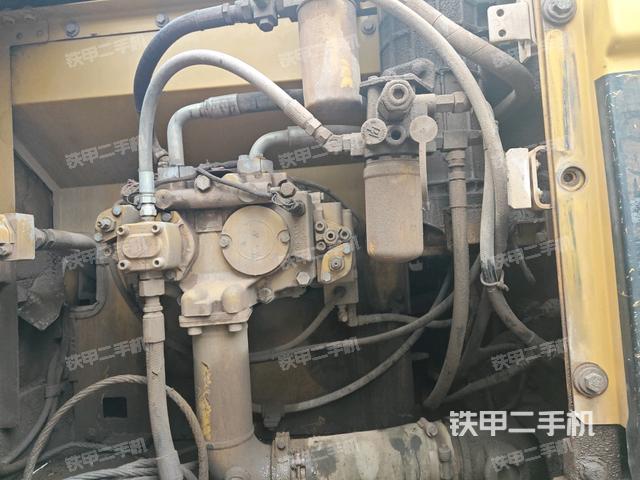 液壓泵斜45?右(大件艙室) 液壓泵斜45?右(大件艙室)
