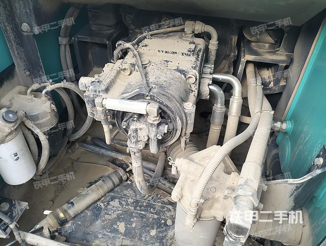 液壓泵艙室正面整體（整機(jī)外觀）