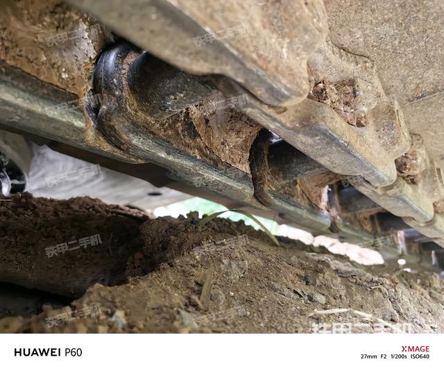 單側履帶整體(整機外觀) 單側履帶整體(整機外觀)