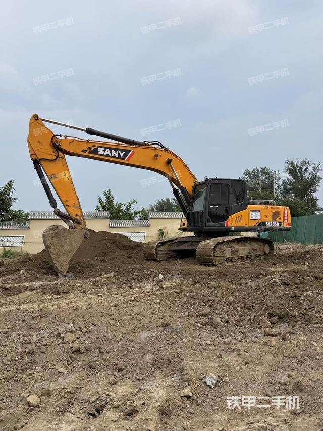 三一重工SY235C挖掘機(jī)