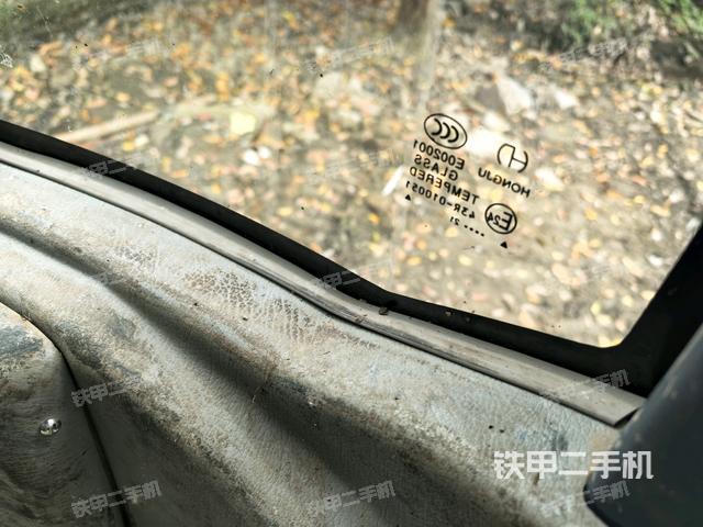 后窗玻璃角標(biāo)(駕駛室部分) 后窗玻璃角標(biāo)(駕駛室部分)