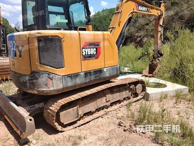 整機(jī)右后45°(整機(jī)外觀) 整機(jī)右后45°(整機(jī)外觀)