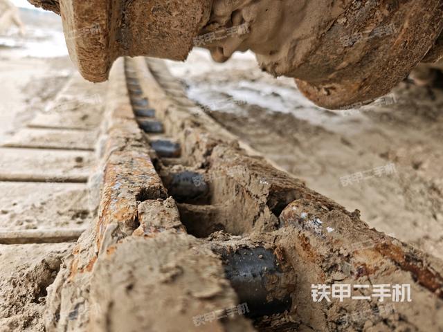 右驱动轮（行走机构）