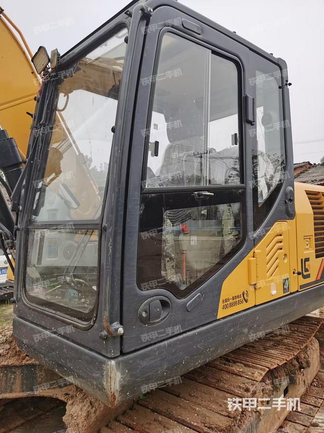 驾驶室整体（整机外观）