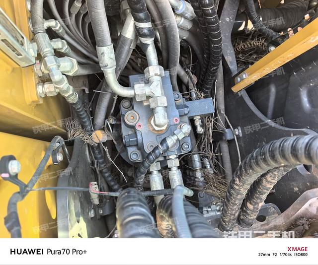 回轉(zhuǎn)馬達(dá)（上車部件）