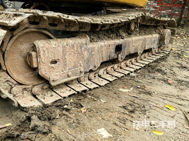 左側(cè)履帶整體?(行走機(jī)構(gòu)) 左側(cè)履帶整體?(行走機(jī)構(gòu))