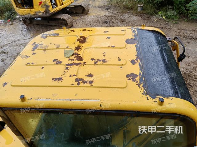 驾驶室顶部（整机外观）