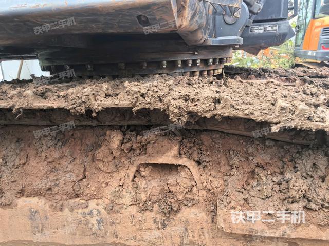 右側(cè)行走馬達(dá)蓋板(行走機(jī)構(gòu)) 右側(cè)行走馬達(dá)蓋板(行走機(jī)構(gòu))