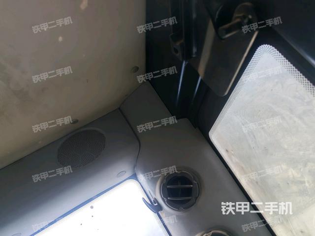 右侧玻璃角标(驾驶室部分) 右侧玻璃角标(驾驶室部分)
