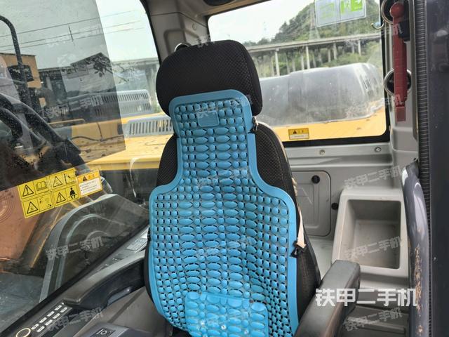 座椅后部(駕駛室部分) 座椅后部(駕駛室部分)