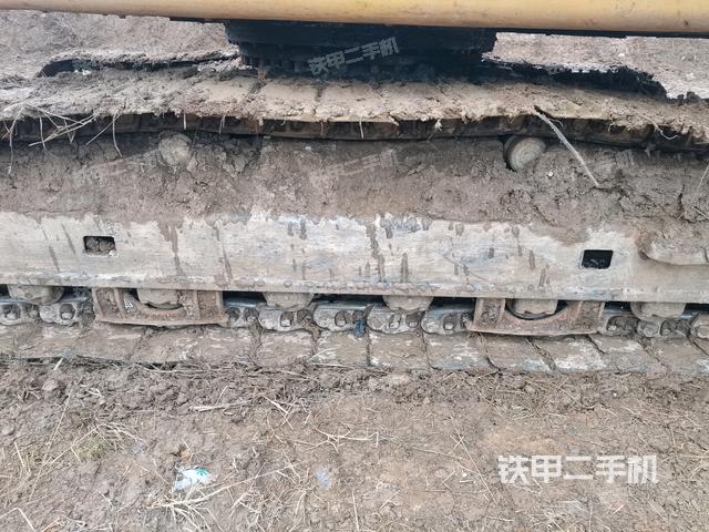 右侧履带整体(行走机构) 右侧履带整体(行走机构)