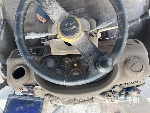 駕駛室工作臺（整機(jī)外觀及大件）