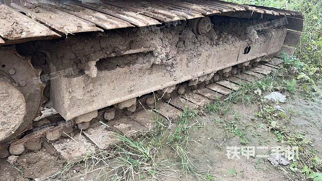 单侧履带整体(整机外观) 单侧履带整体(整机外观)