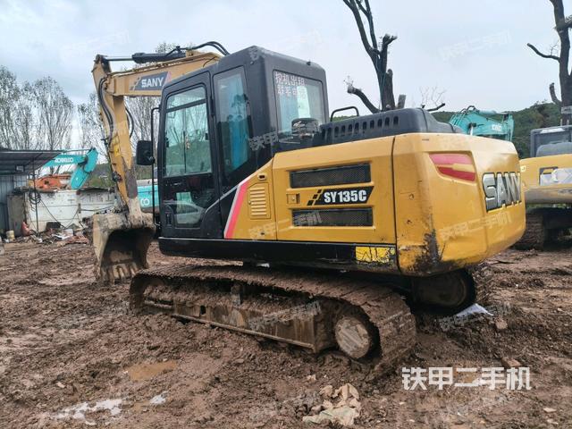 三一重工SY135C挖掘機(jī)