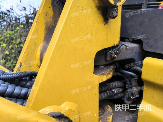 大臂整體?右側(cè)(工作和回轉(zhuǎn)裝置) 大臂整體?右側(cè)(工作和回轉(zhuǎn)裝置)