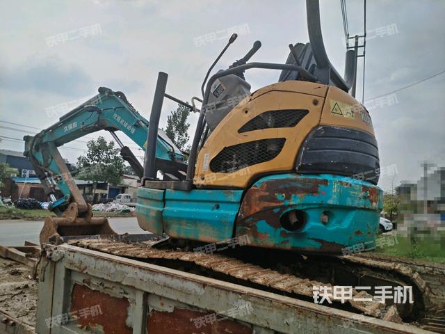 駕駛室頂部（整機(jī)外觀）