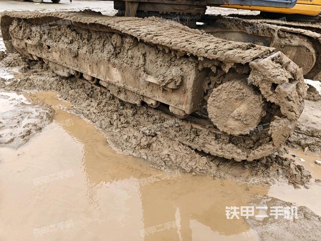 右侧履带整体(行走机构) 右侧履带整体(行走机构)