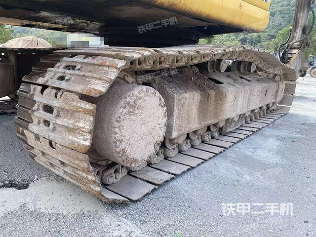 单侧履带整体(整机外观) 单侧履带整体(整机外观)