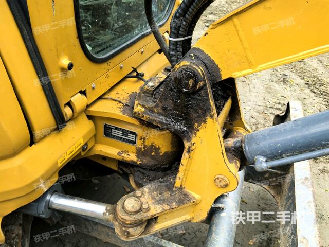 大臂根部?斜(工作和回轉(zhuǎn)裝置) 大臂根部?斜(工作和回轉(zhuǎn)裝置)