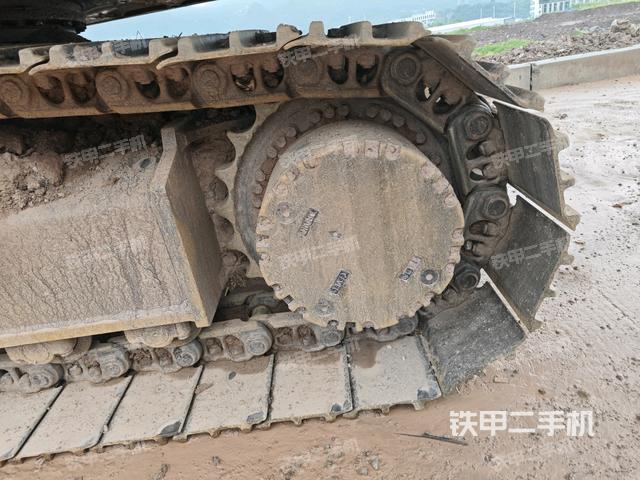 右驱动轮（行走机构）