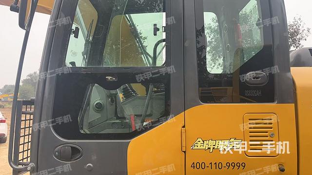 驾驶室整体（整机外观）