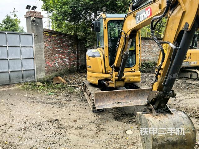 右前45(整機(jī)外觀) 右前45(整機(jī)外觀)