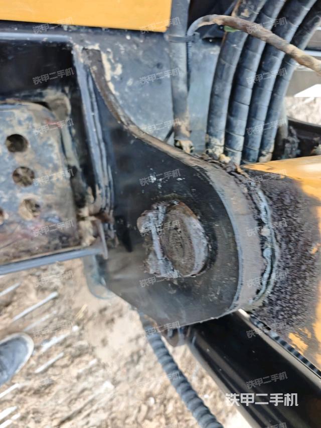 轉(zhuǎn)盤和下車架正前（工作和回轉(zhuǎn)裝置）