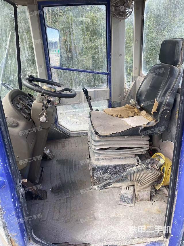 駕駛室操作臺（整機(jī)外觀及大件）