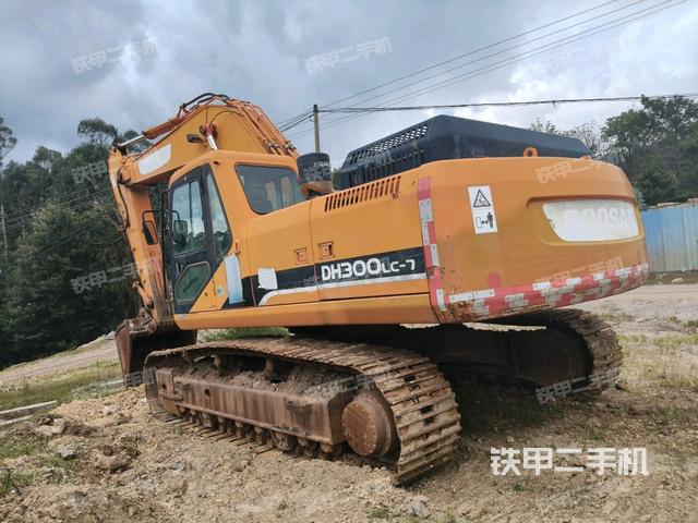 斗山DH300LC-7挖掘機(jī)
