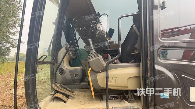 驾驶室整体(整机外观) 驾驶室整体(整机外观)