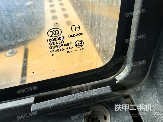 后窗玻璃角标(驾驶室部分) 后窗玻璃角标(驾驶室部分)