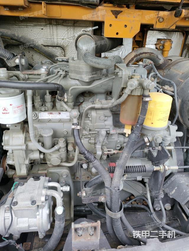 發(fā)動機整體俯視(整機外觀) 發(fā)動機整體俯視(整機外觀)