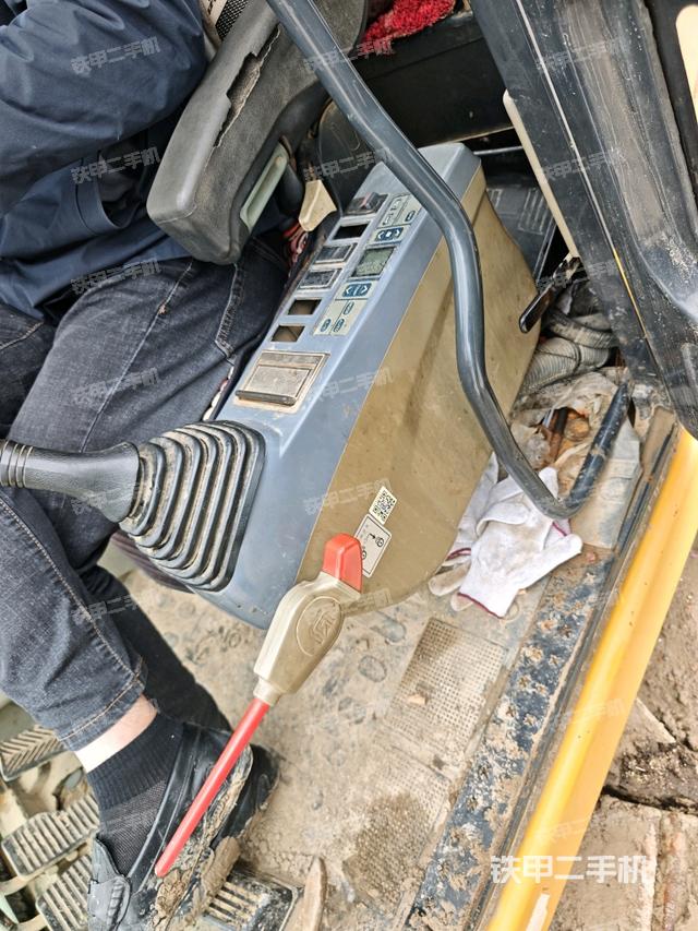 后窗玻璃角標(biāo)（駕駛室部分）