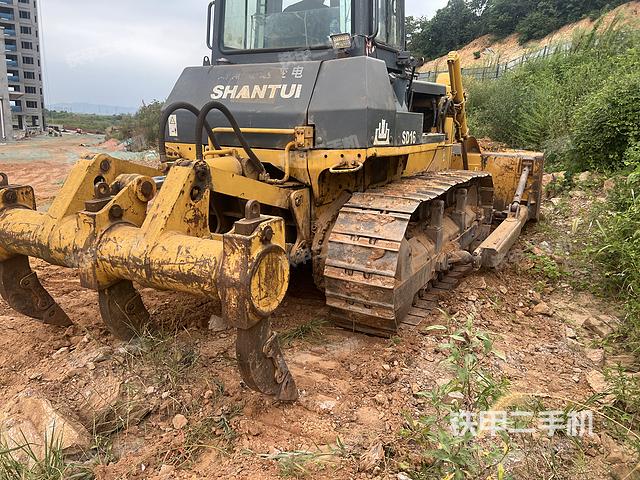 整机右侧（设备外观及核心部件）