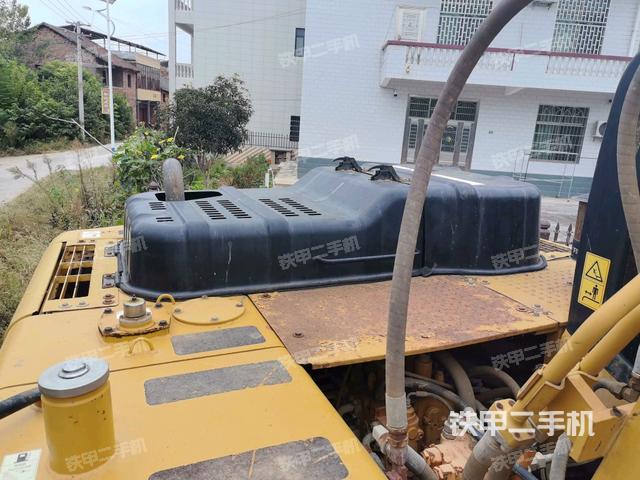 驾驶室顶部（整机外观）