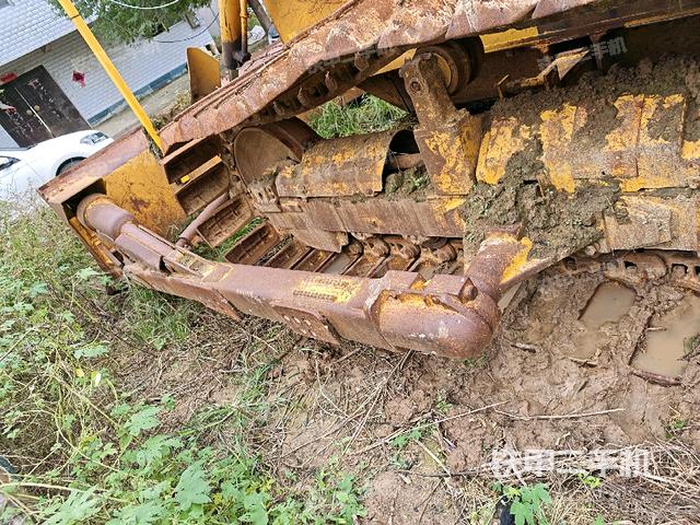 推土铲右后（推土机底盘及工作装置）