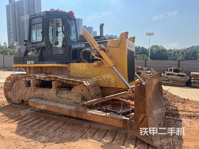 整机右侧（设备外观及核心部件）