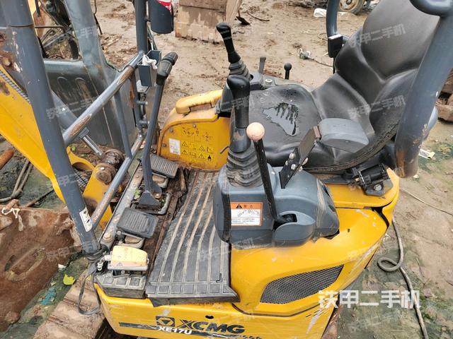 驾驶室整体（整机外观）