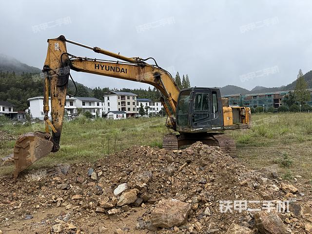 現(xiàn)代R215-7C挖掘機(jī)