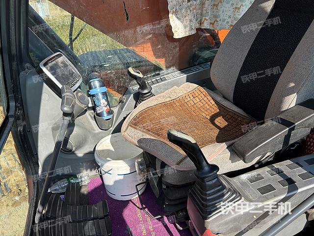 驾驶室整体（整机外观）