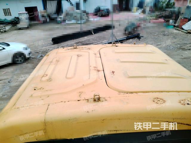 駕駛室頂部(整機外觀) 駕駛室頂部(整機外觀)