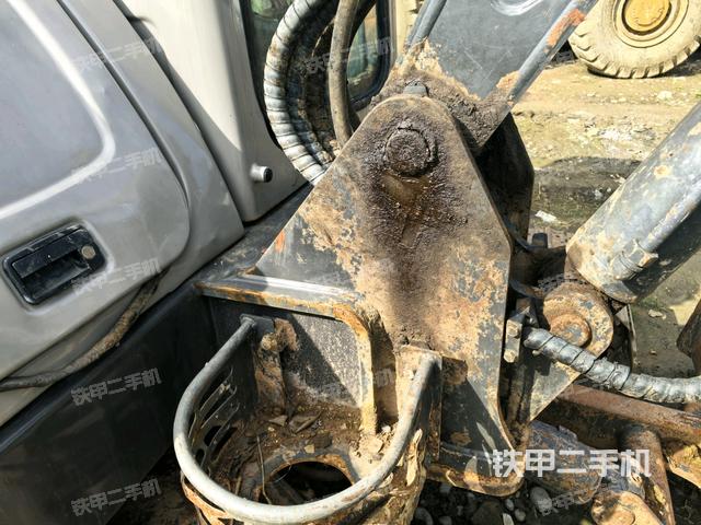 大臂根部?斜（工作和回轉(zhuǎn)裝置）