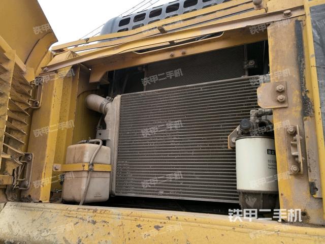 散熱器正面(大件艙室) 散熱器正面(大件艙室)