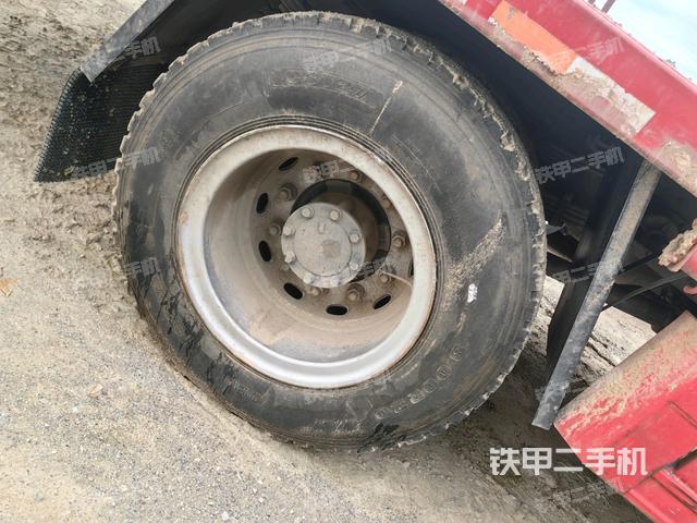 右驅(qū)動(dòng)輪/右后輪（行走機(jī)構(gòu)）