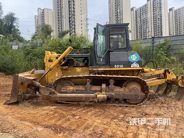 整机左侧（设备外观及核心部件）