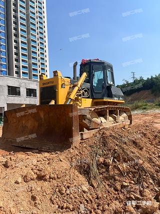 山推SD16标准型推土机实拍图片