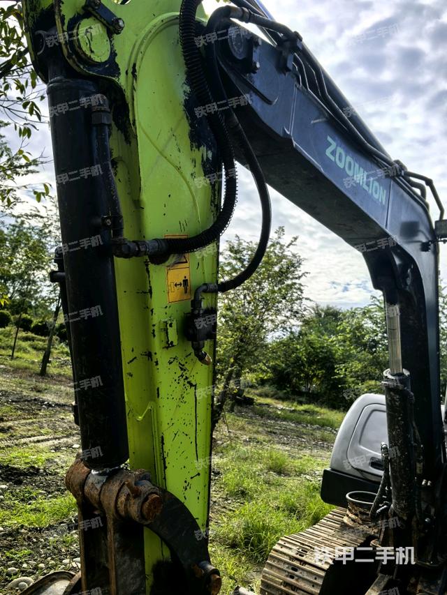 鏟斗右后整體（工作和回轉(zhuǎn)裝置）