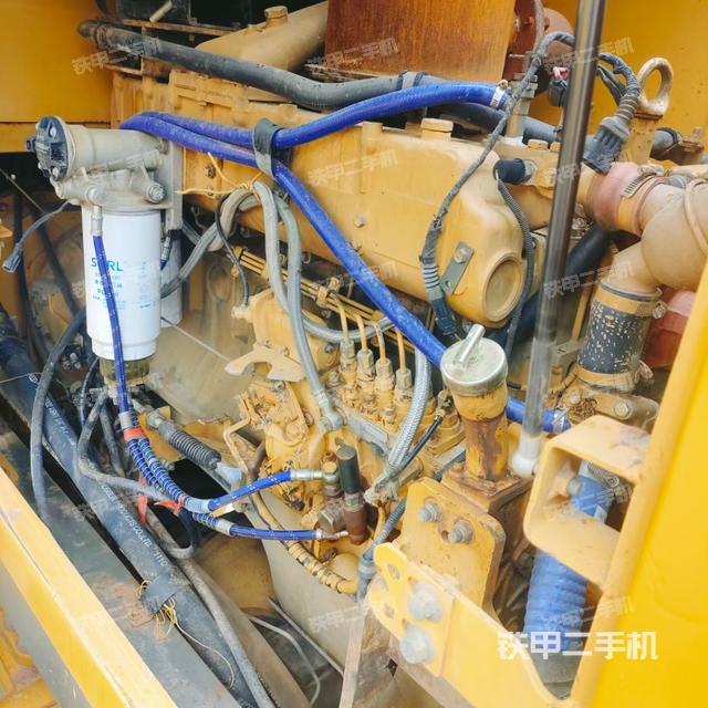 发动机左侧（整机外观及大件）