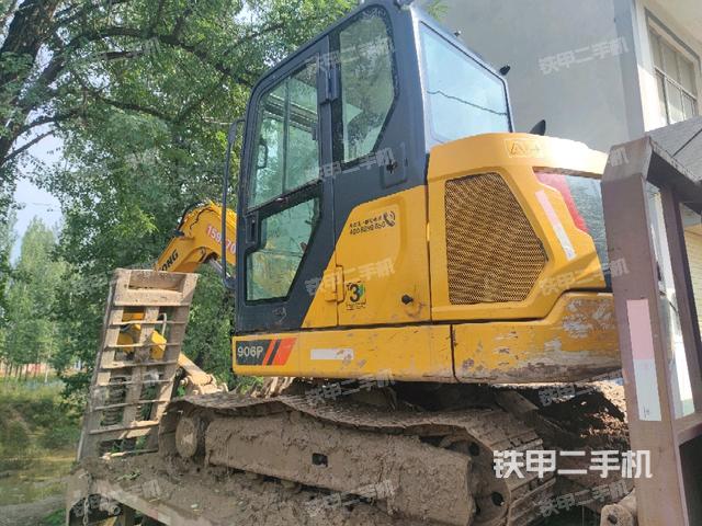 回转马达和主控阀（整机外观）