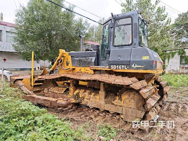 左后45°（推土机整车外观）